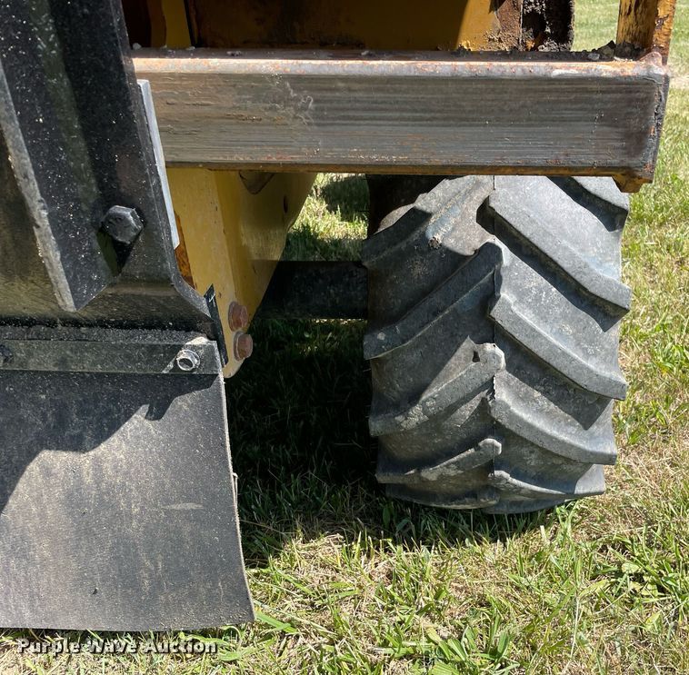 image for item DL3772 2005 Vermeer RT450  trencher