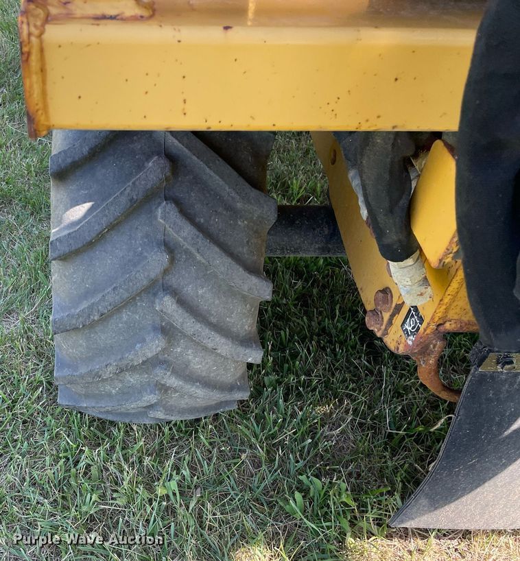 image for item DL3772 2005 Vermeer RT450  trencher