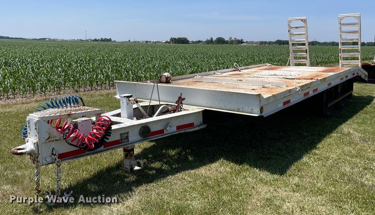 image for item DL3776 2001 Butler B2424-A  equipment trailer