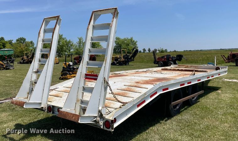image for item DL3776 2001 Butler B2424-A  equipment trailer