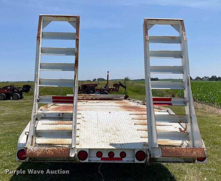 image for item DL3776 2001 Butler B2424-A  equipment trailer