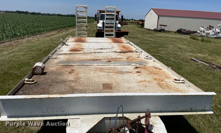 image for item DL3776 2001 Butler B2424-A  equipment trailer