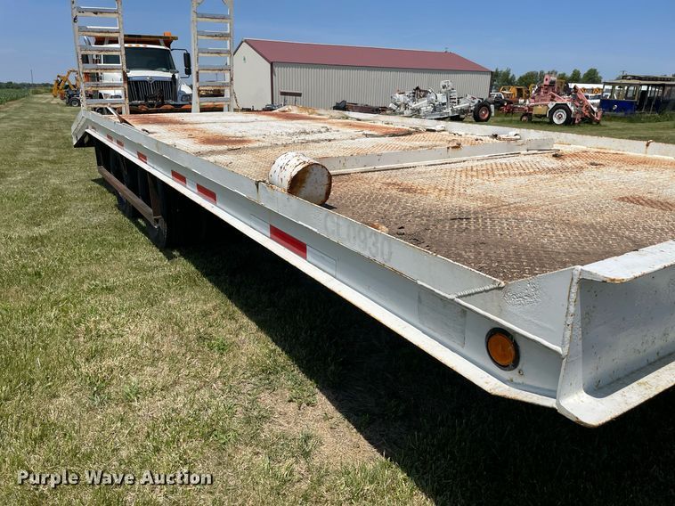 image for item DL3776 2001 Butler B2424-A  equipment trailer