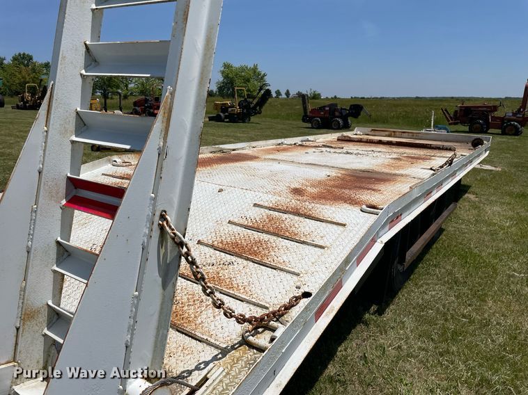 image for item DL3776 2001 Butler B2424-A  equipment trailer