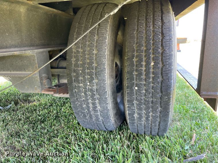 image for item DL3776 2001 Butler B2424-A  equipment trailer