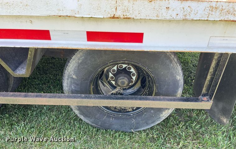 image for item DL3776 2001 Butler B2424-A  equipment trailer