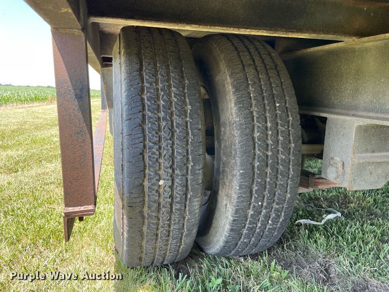 image for item DL3776 2001 Butler B2424-A  equipment trailer