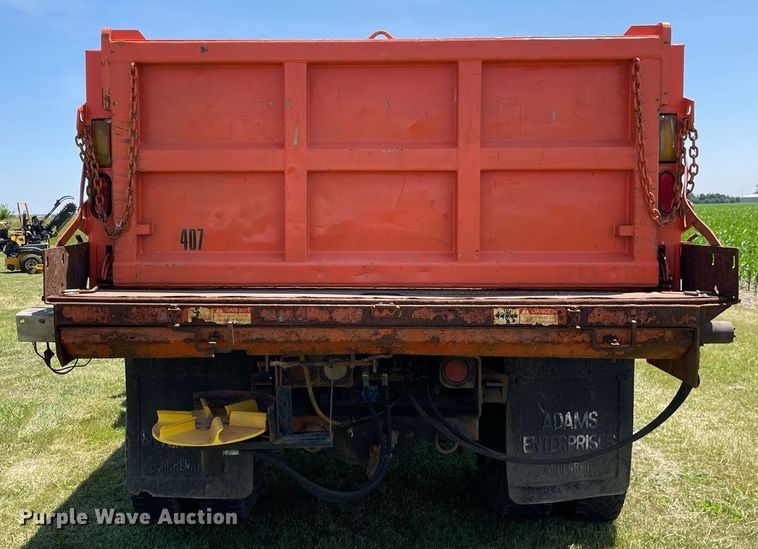 image for item DL3777 2004 International 7400  dump truck