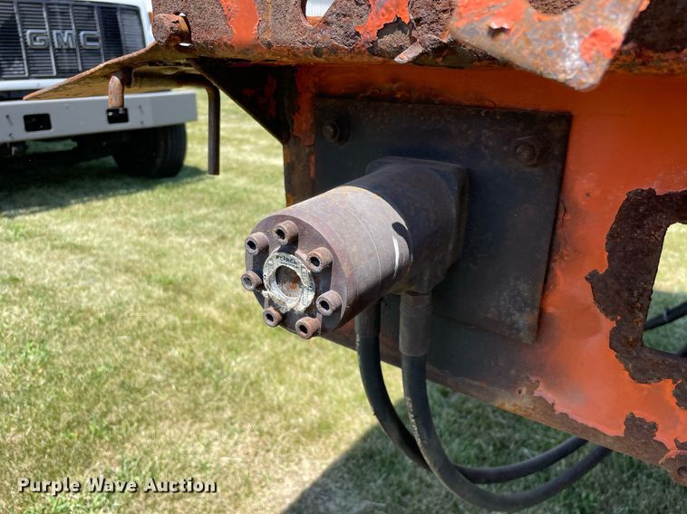 image for item DL3777 2004 International 7400  dump truck