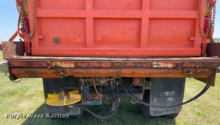 image for item DL3777 2004 International 7400  dump truck
