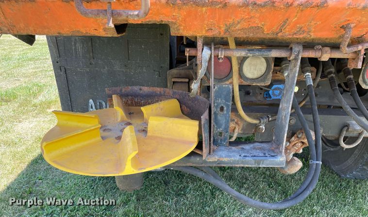 image for item DL3777 2004 International 7400  dump truck