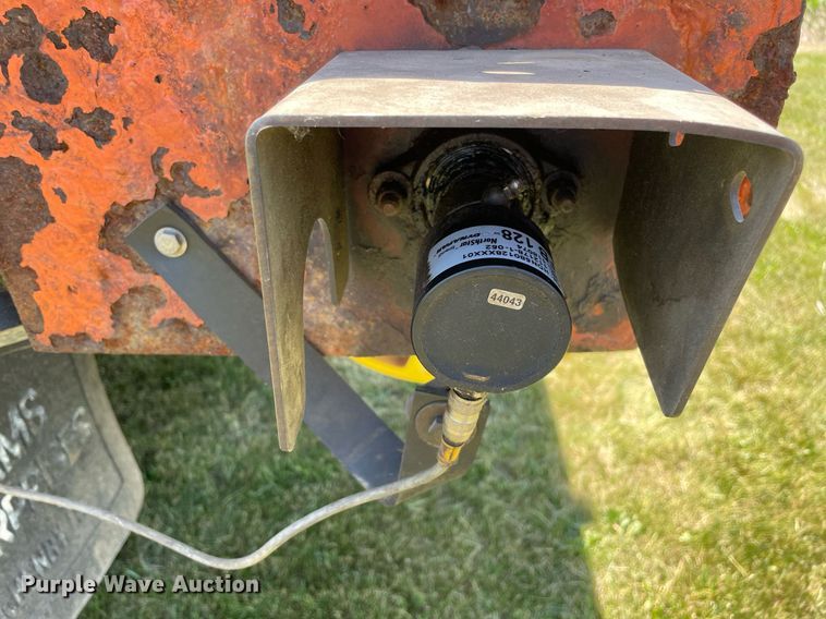 image for item DL3777 2004 International 7400  dump truck