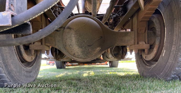 image for item DL3777 2004 International 7400  dump truck