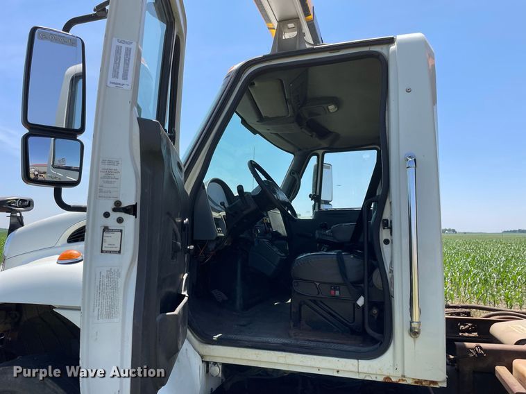 image for item DL3777 2004 International 7400  dump truck