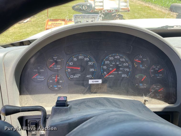 image for item DL3777 2004 International 7400  dump truck