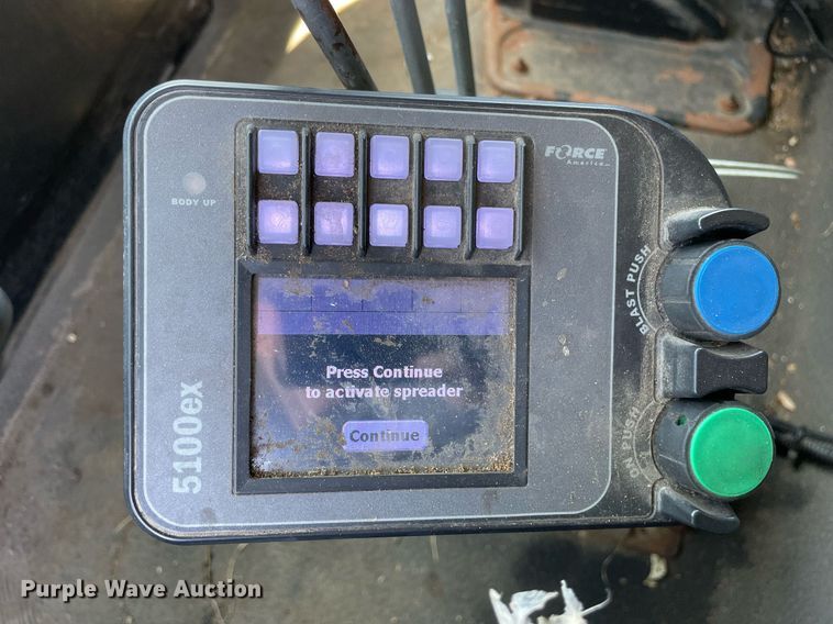 image for item DL3777 2004 International 7400  dump truck