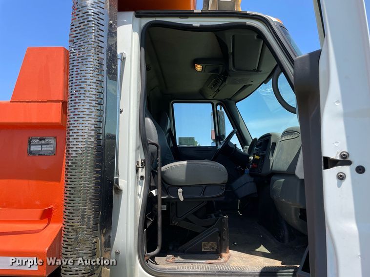 image for item DL3777 2004 International 7400  dump truck