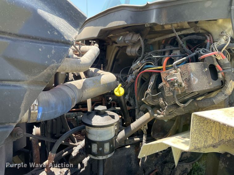 image for item DL3777 2004 International 7400  dump truck