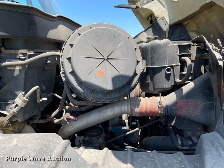 image for item DL3777 2004 International 7400  dump truck