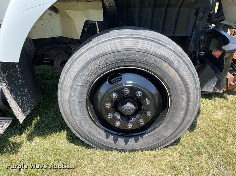 image for item DL3777 2004 International 7400  dump truck