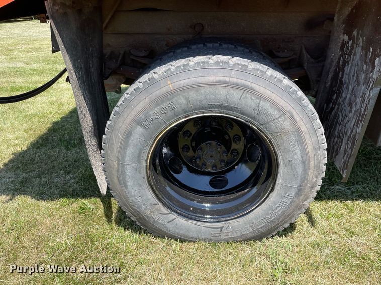 image for item DL3777 2004 International 7400  dump truck