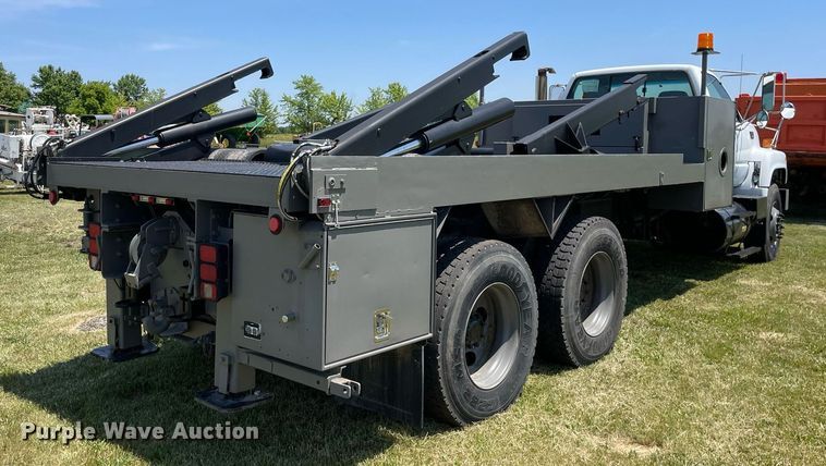 image for item DL3778 2000 GMC C8500  reel truck