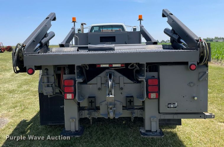 image for item DL3778 2000 GMC C8500  reel truck