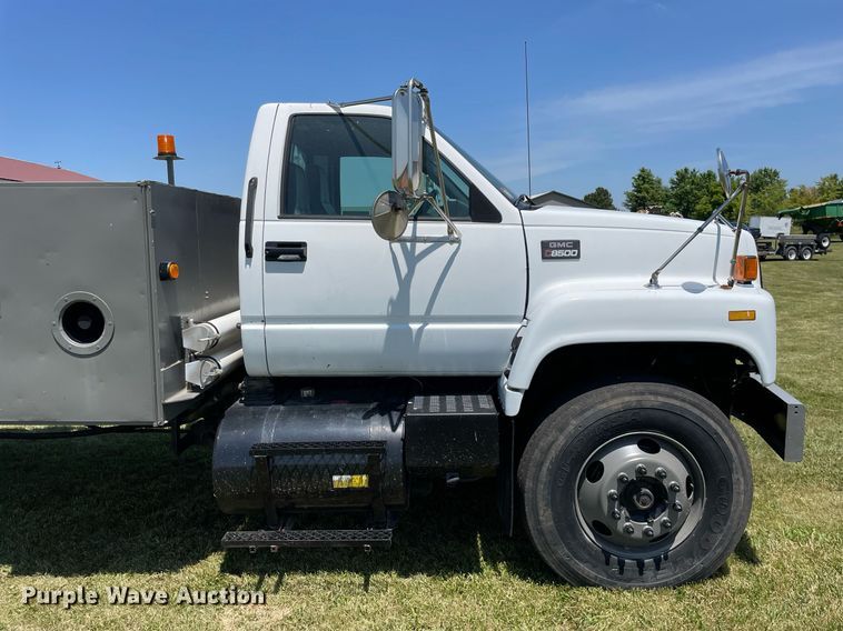 image for item DL3778 2000 GMC C8500  reel truck