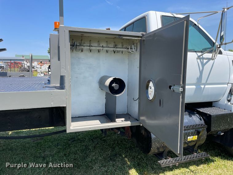 image for item DL3778 2000 GMC C8500  reel truck