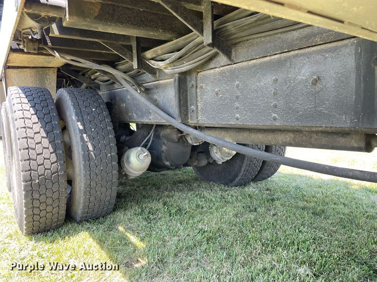 image for item DL3778 2000 GMC C8500  reel truck