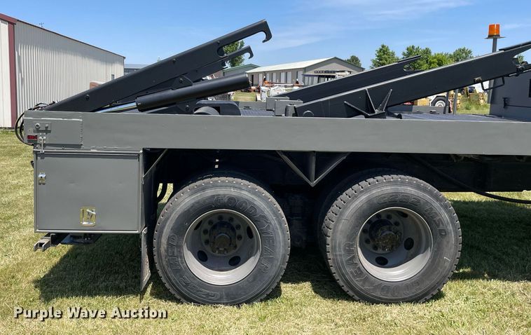 image for item DL3778 2000 GMC C8500  reel truck