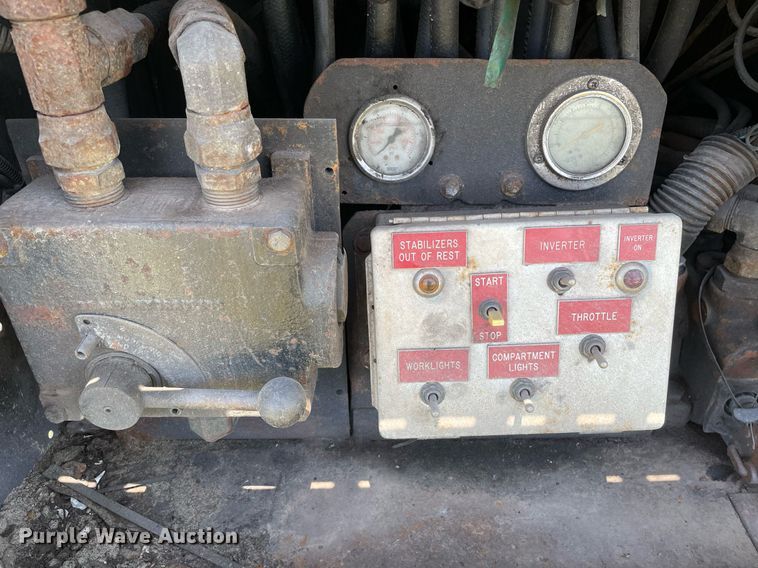 image for item DL3778 2000 GMC C8500  reel truck