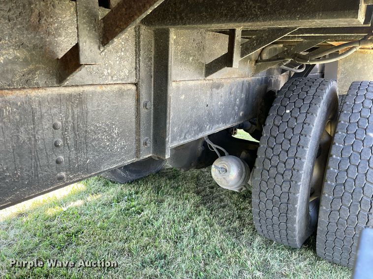 image for item DL3778 2000 GMC C8500  reel truck