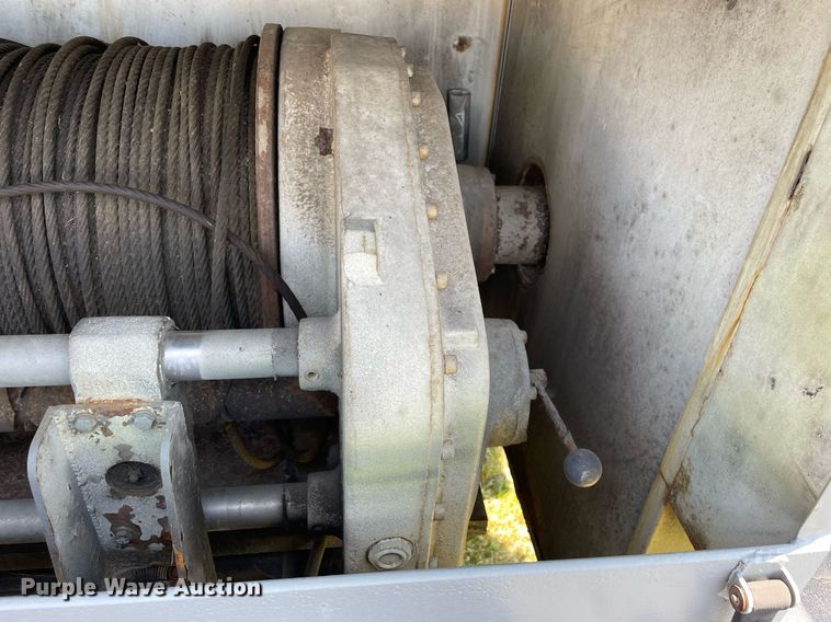 image for item DL3778 2000 GMC C8500  reel truck