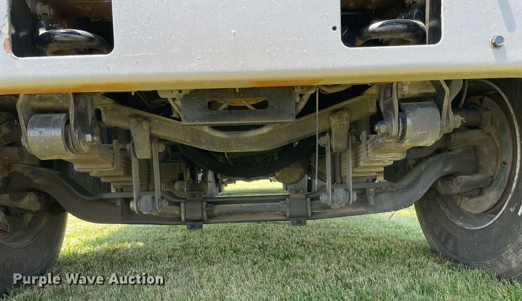 image for item DL3778 2000 GMC C8500  reel truck