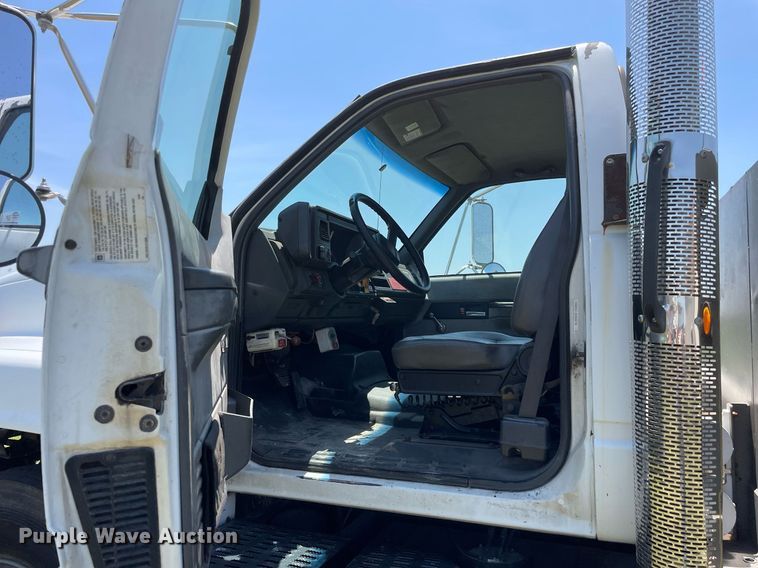 image for item DL3778 2000 GMC C8500  reel truck