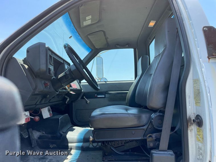 image for item DL3778 2000 GMC C8500  reel truck