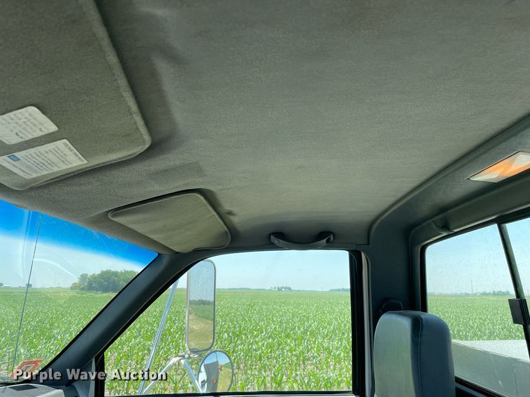 image for item DL3778 2000 GMC C8500  reel truck