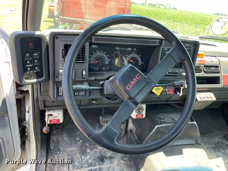 image for item DL3778 2000 GMC C8500  reel truck