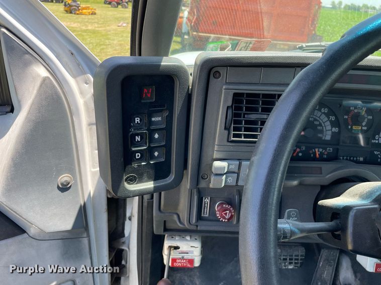 image for item DL3778 2000 GMC C8500  reel truck