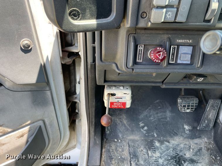 image for item DL3778 2000 GMC C8500  reel truck