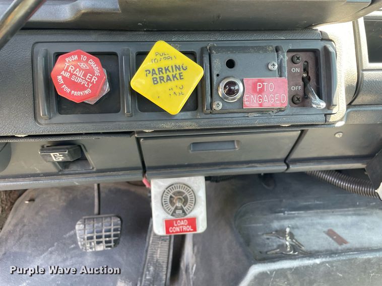 image for item DL3778 2000 GMC C8500  reel truck