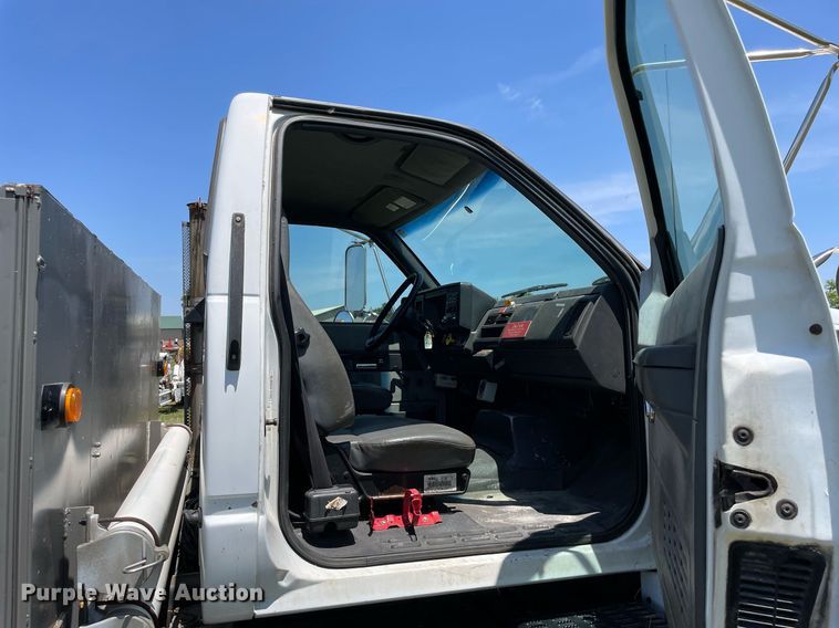 image for item DL3778 2000 GMC C8500  reel truck