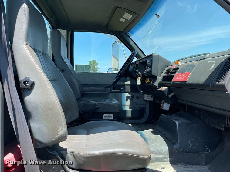 image for item DL3778 2000 GMC C8500  reel truck