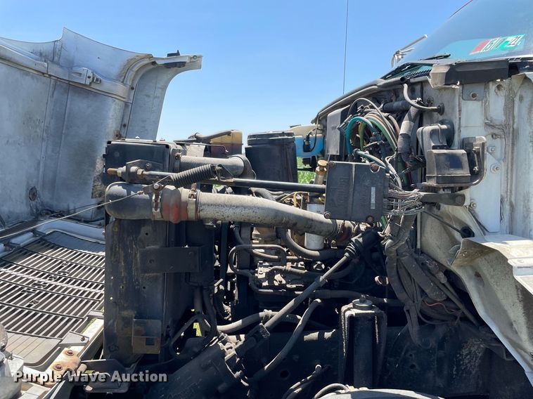 image for item DL3778 2000 GMC C8500  reel truck