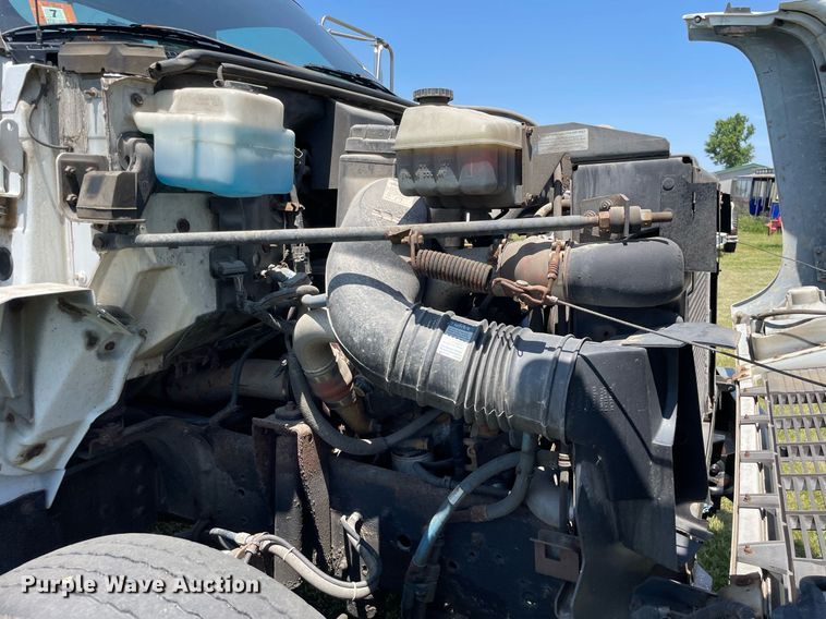 image for item DL3778 2000 GMC C8500  reel truck