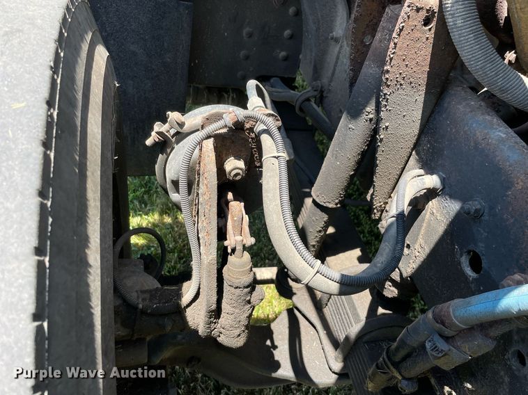 image for item DL3778 2000 GMC C8500  reel truck