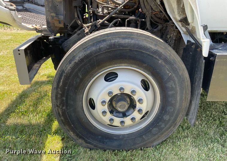 image for item DL3778 2000 GMC C8500  reel truck