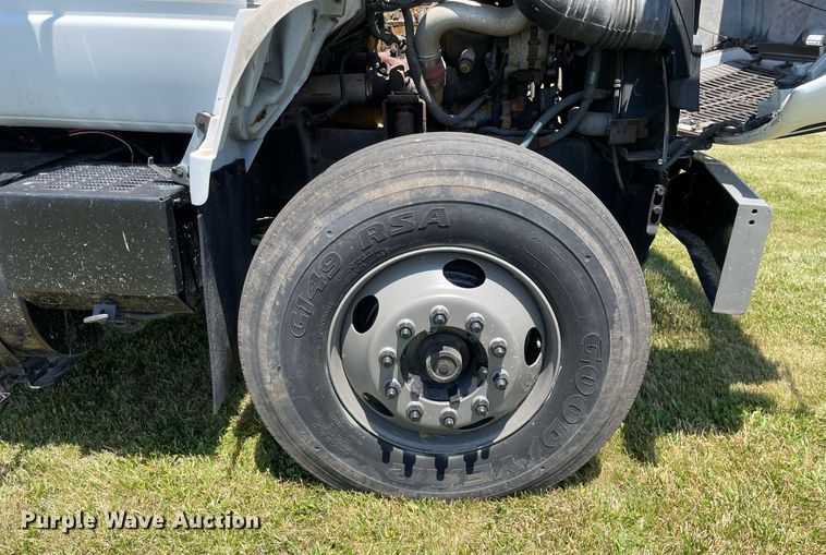 image for item DL3778 2000 GMC C8500  reel truck