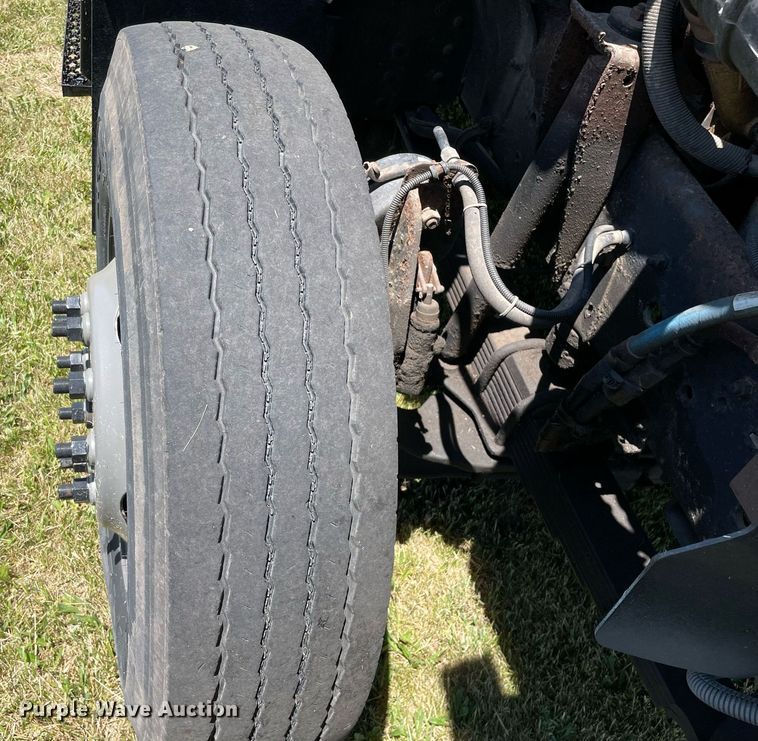 image for item DL3778 2000 GMC C8500  reel truck